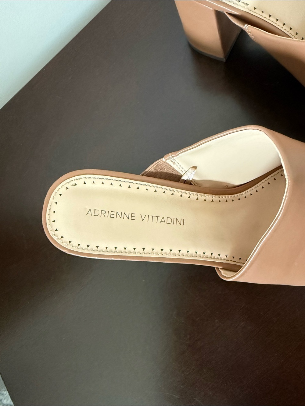 Adrienne Vittadini Camel/Tan Slide Mules size 9 - Picture 2 of 10